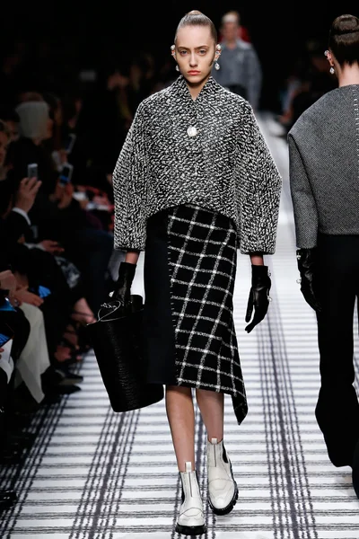 Look 6